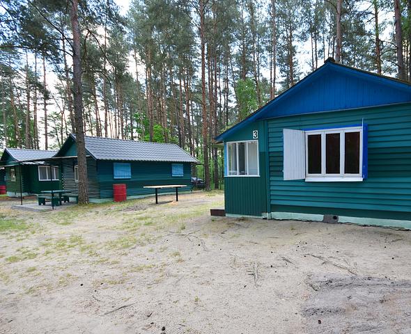 Resorts Karpaty vil. Melnyky (lake Pіsochne)
