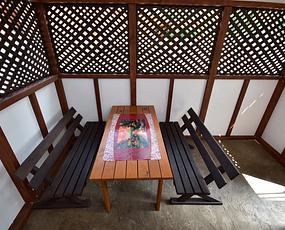 galery item