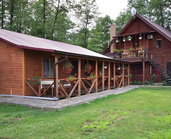 Resorts Dacha vil. Melnyky (lake Pіsochne)